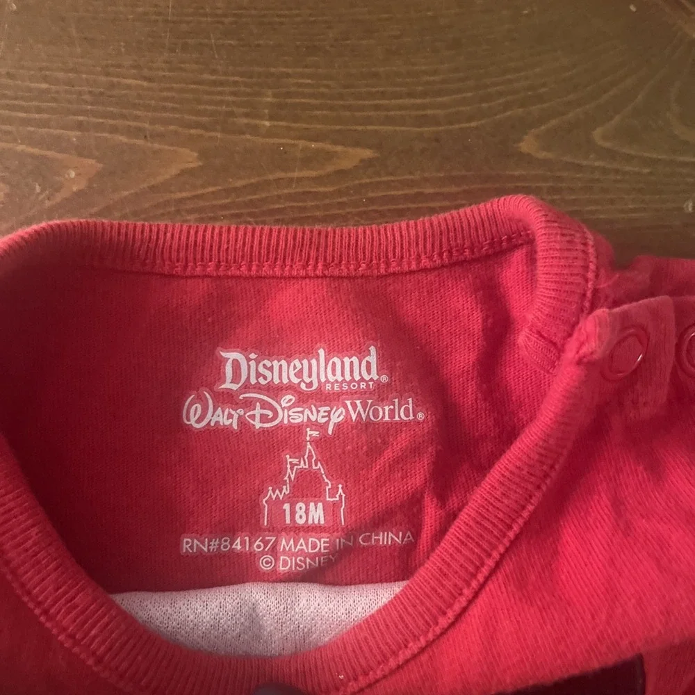DISNEYLAND PARKS RED‎ MICKEY BODYSUIT LOVABLE SIZE 18 MO SNAPBOTTOM